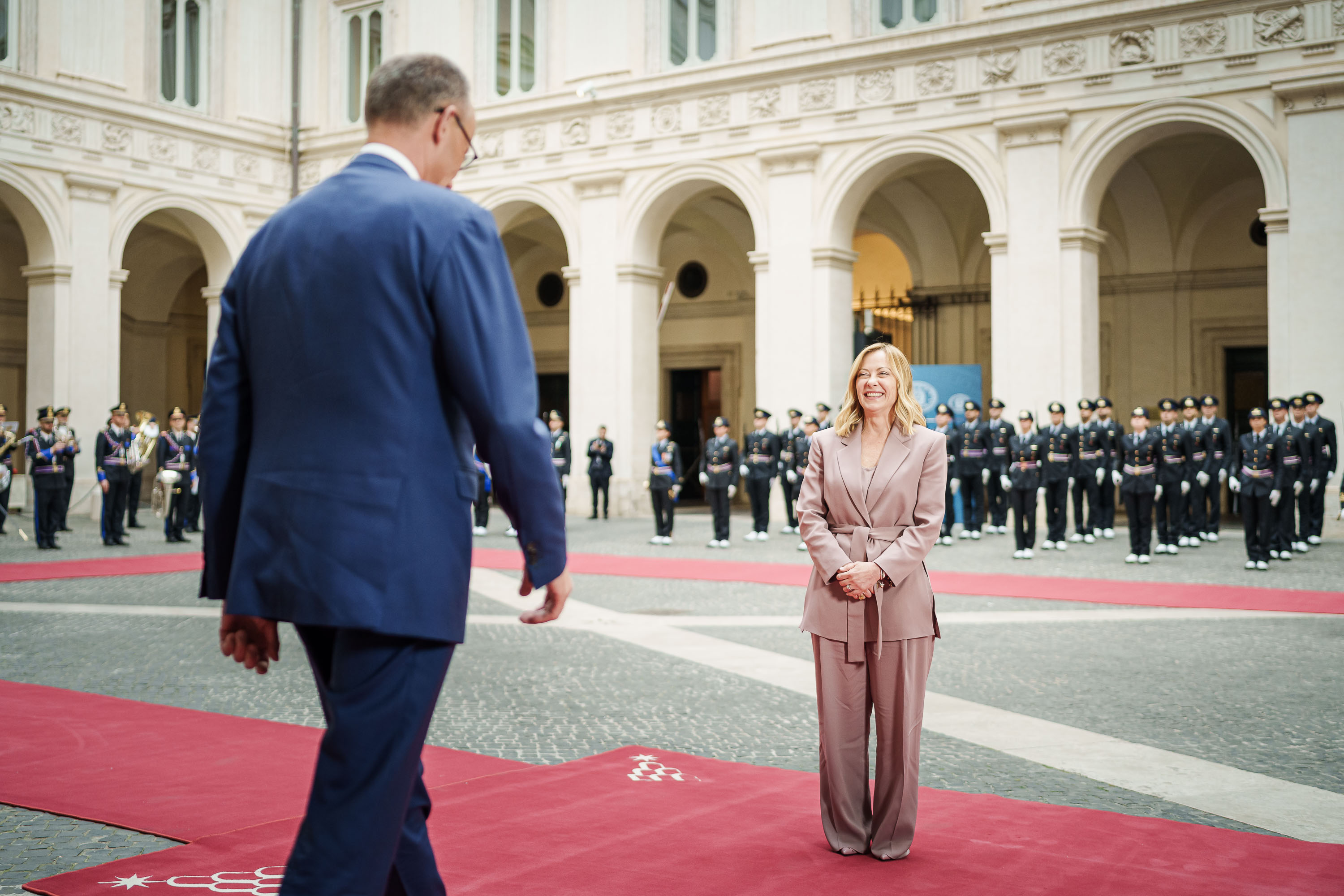 Le chancelier fédéral Friedrich Merz et Giorgia Meloni, la présidente du Conseil italien