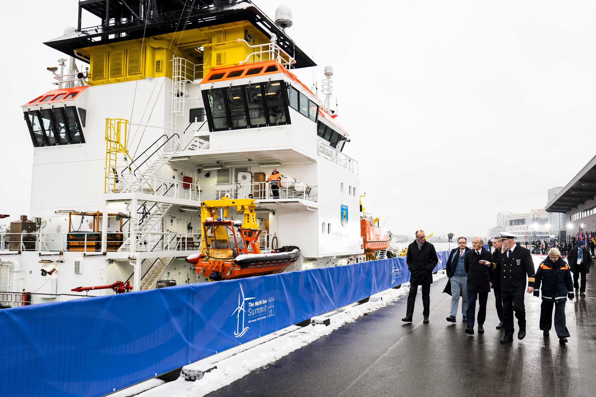 Das Foto zeigt Bundeskanzler Friedrich Merz beim Nordseegipfel in Hamburg.