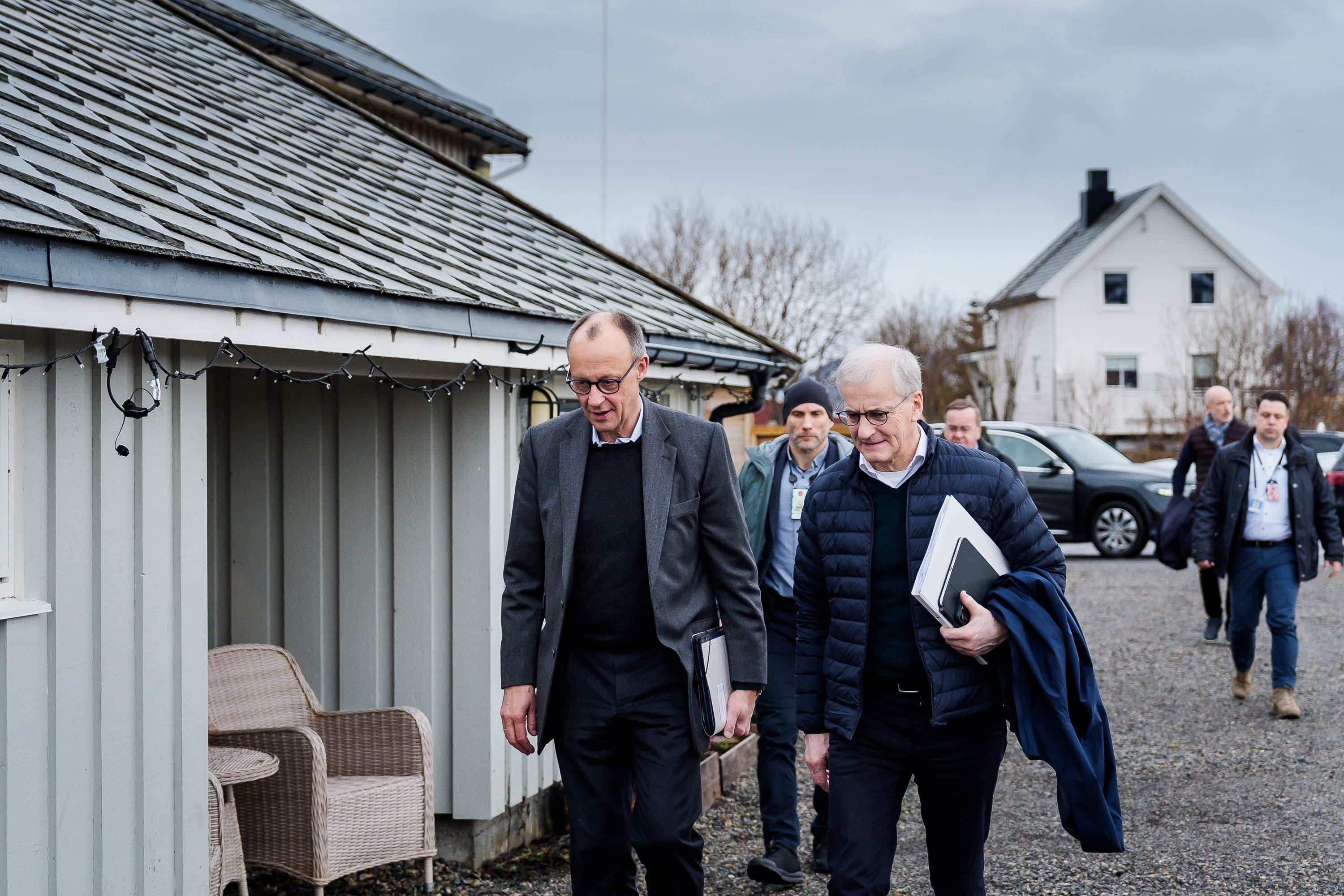 Le chancelier fédéral Friedrich Merz avec Jonas Gahr Støre, premier ministre norvégien.