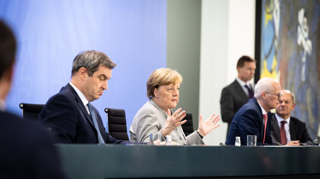 Kanzlerin Merkel, Ministerpräsident Söder, Bürgermeister Tschentscher und Finanzminister Scholz bei der Pressekonferenz zur Bund-Länder-Einigung