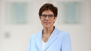 Bundes-Verteidigungs-Ministerin Annegret Kramp-Karrenbauer