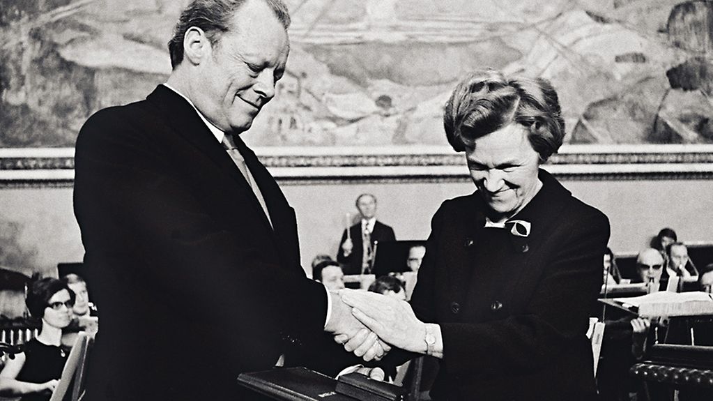 Willy Brandt was awarded the Nobel Peace Prize in a ceremony held in the auditorium of the University of Oslo in 1971