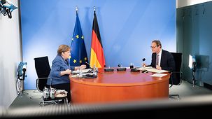 Bundeskanzlerin Angela Merkel mit Michael Müller, Berlins Regierender Bürgermeister.