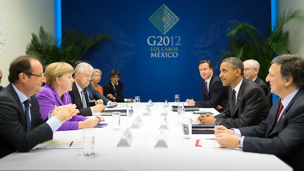 The US President meets the heads of government of the euro zone.
