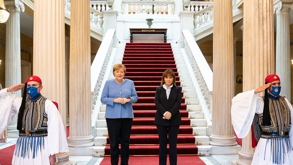 Bundeskanzlerin Merkel und die grieschische Staatspräsidentin Sakellaropoulou.