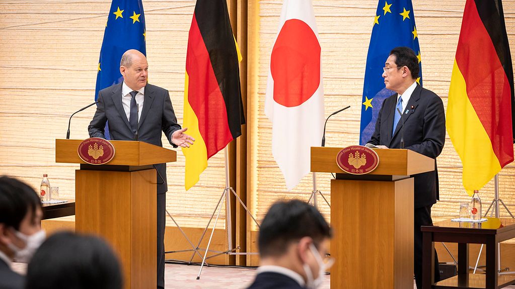 Pressekonferenz von Kanzler Scholz und dem japanischen Regierungschef Kishida in Tokio.