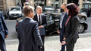 Bundeskanzler Olaf Scholz beim Treffen "Civil7-Gipfel" im Rahmen der G7-Präsidentschaft.