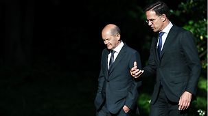 Federal Chancellor Olaf Scholz talking to Mark Rutte, Prime Minister of the Netherlands.