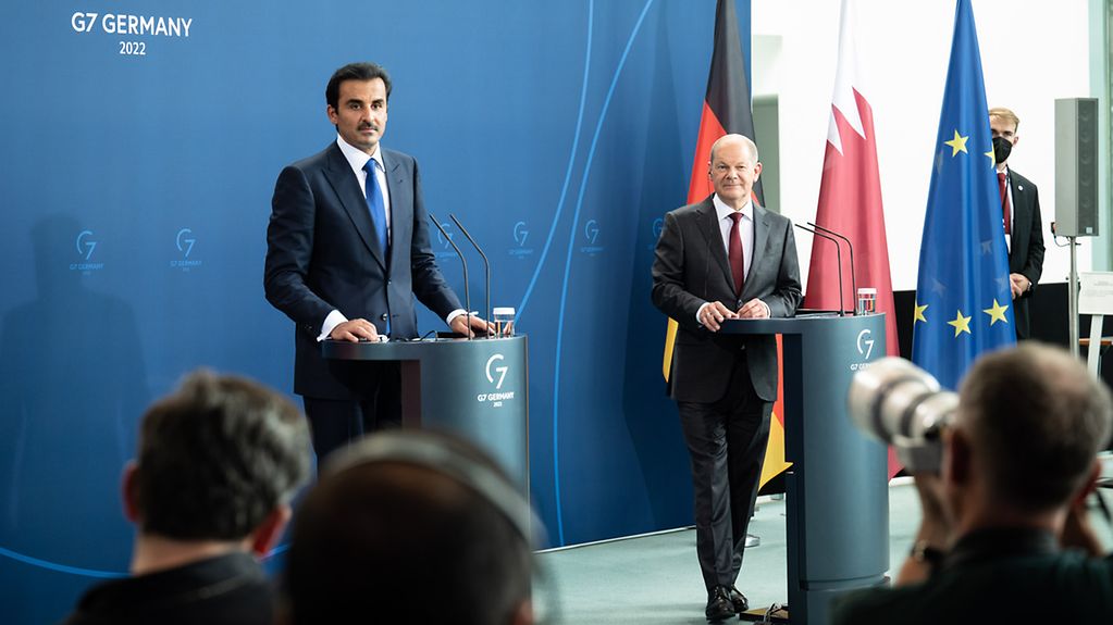 Federal Chancellor Olaf Scholz received the Emir of Qatar, Tamim bin Hamad Al Thani on Friday.