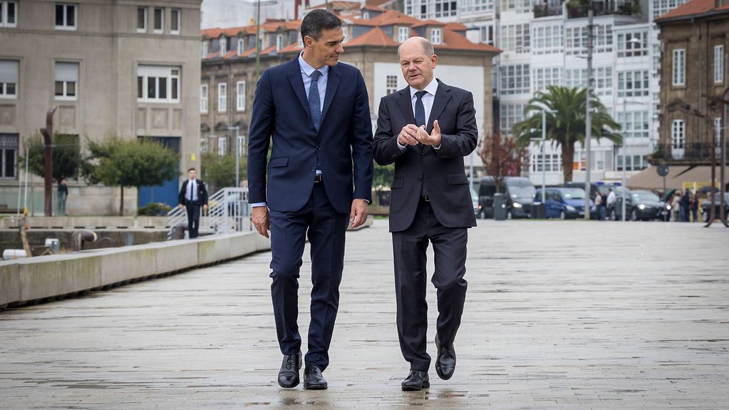 Bundeskanzler Olaf Scholz mit dem spanischen Ministerpräsidenten 