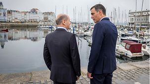 Federal Chancellor Olaf Scholz in discussions with Spanish Prime Minister Pedro Sanchez at the Spanish-German intergovernmental consultations.