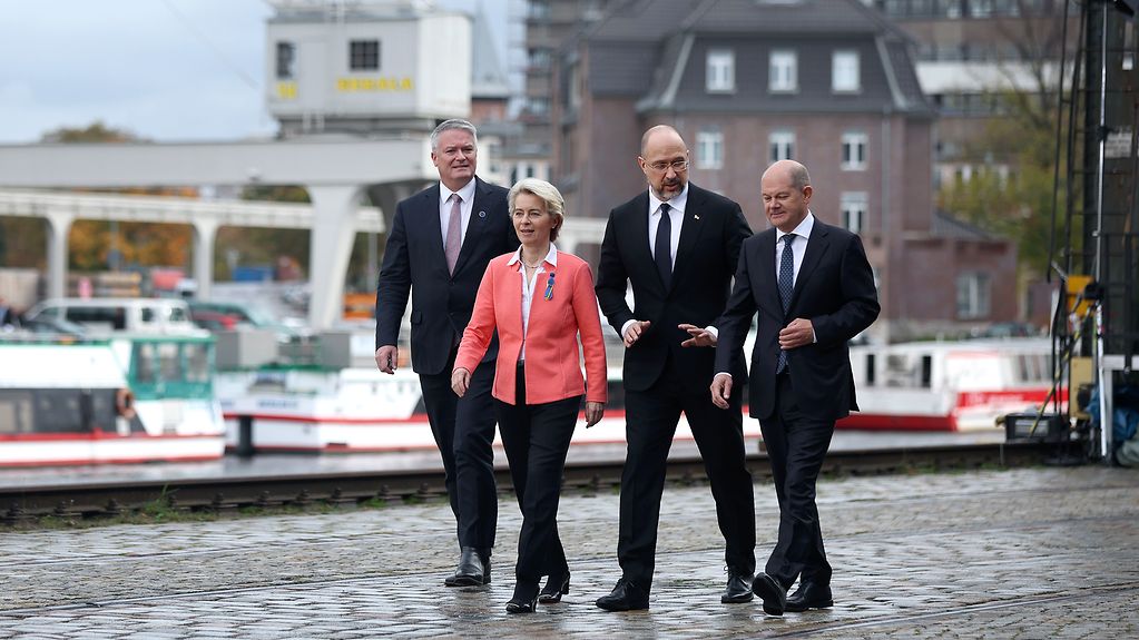 The guests received in Berlin by Federal Chancellor Olaf Scholz and EU Commission President Ursula von der Leyen include Denys Shmyhal, Prime Minister of Ukraine.