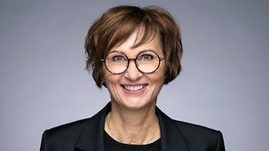Bettina Stark-Watzinger ist Bundes-Ministerin für Bildung und Forschung