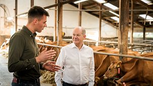 Federal Chancellor Scholz visits the organic Sündermann farm