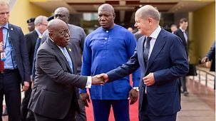 In Ghana traf der Bundeskanzler den Praesidenten von Ghana, Nana Akufo-Addo.