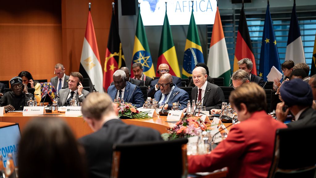 Overview of the Compact with Africa meeting in the Chancellery.
