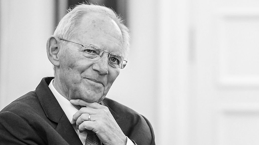 Der Politiker und ehemalige Bundestagspräsident Wolfgang Schäuble auf einem schwarz/weiß-Foto.
