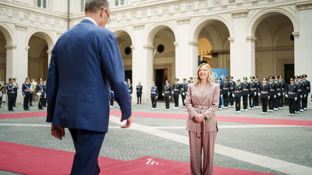 Le chancelier fédéral Friedrich Merz et Giorgia Meloni, la présidente du Conseil italien