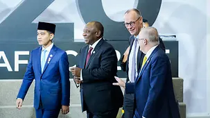The photo shows Federal Chancellor Friedrich Merz at the G20 summit with Cyril Ramaphosa, President of South Africa.