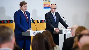 The photo shows Federal Chancellor Friedrich Merz at the G20 summit.