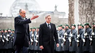 Das Foto zeigt Bundeskanzler Friedrich Merz mit Robert Golob, Sloweniens Ministerpräsident.