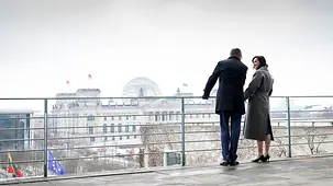 Das Foto zeigt Bundeskanzler Friedrich Merz mit Inga Ruginiene, Litauens Ministerpräsidentin.
