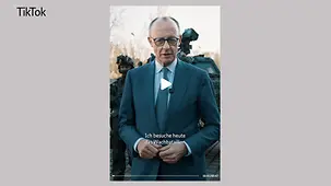 Bundeskanzler Merz besucht das Wachbataillon der Bundeswehr in Berlin