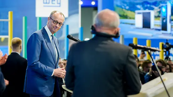 Bundeskanzler Friedrich Merz spricht neben Lula da Silva, Brasiliens Präsident, zur Eröffnung der Hannover Messe.