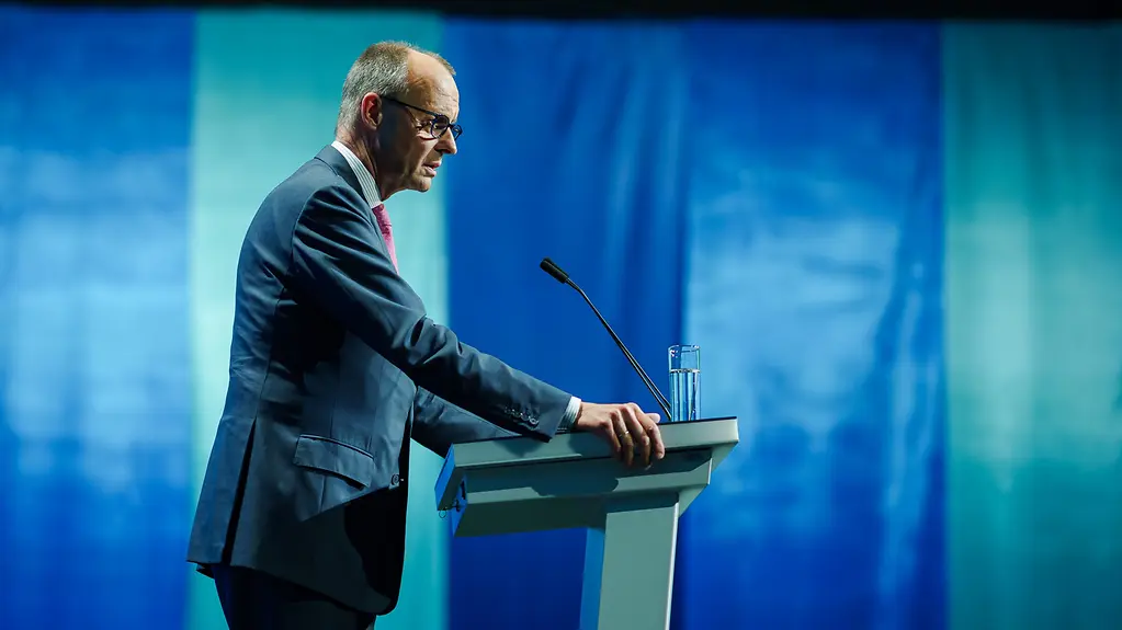 Bundeskanzler Friedrich Merz bei seiner Rede bei der 14. Maritimen Konferenz. 