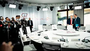 Bundeskanzler Friedrich Merz mit US-Präsident Donald Trump beim G7-Gipfeltreffen