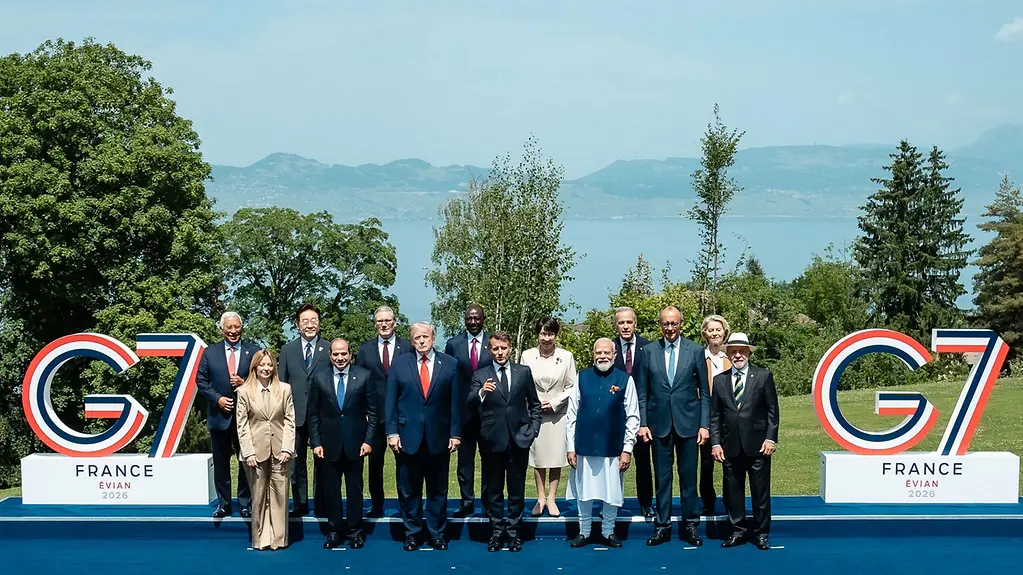 A group photo with the participants of the G7 Summit, as well as representatives of the invited partner countries and international organisations.