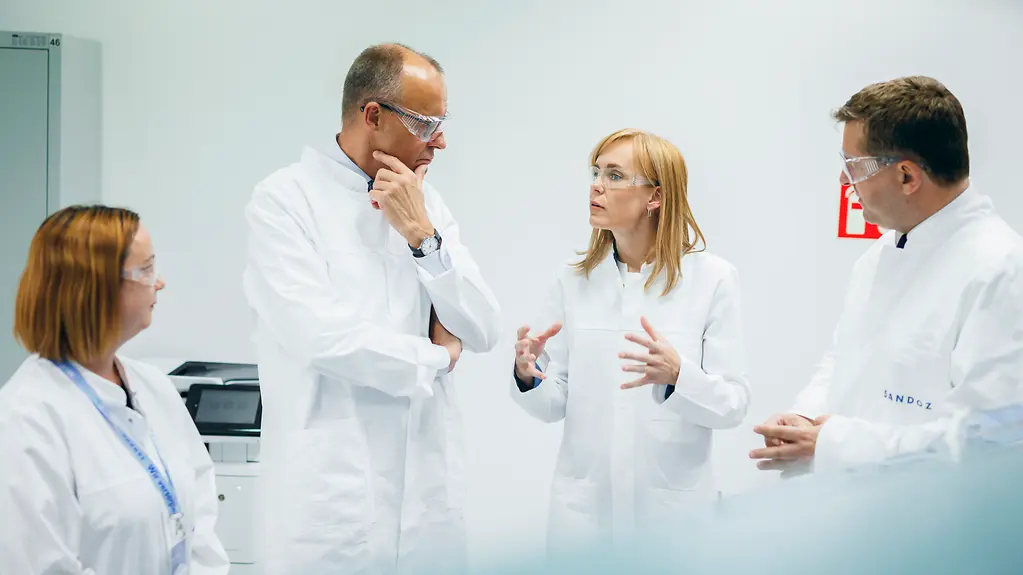 Kanzler Merz bei Salutas Pharma
