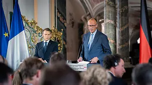 Pressekonferenz mit MAcron und Merz zum Abschluss des Ministerrats