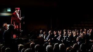 Feierlichkeiten zu 75 Jahre Bundesverfassungsgericht in der Stadthalle in Karlsruhe.