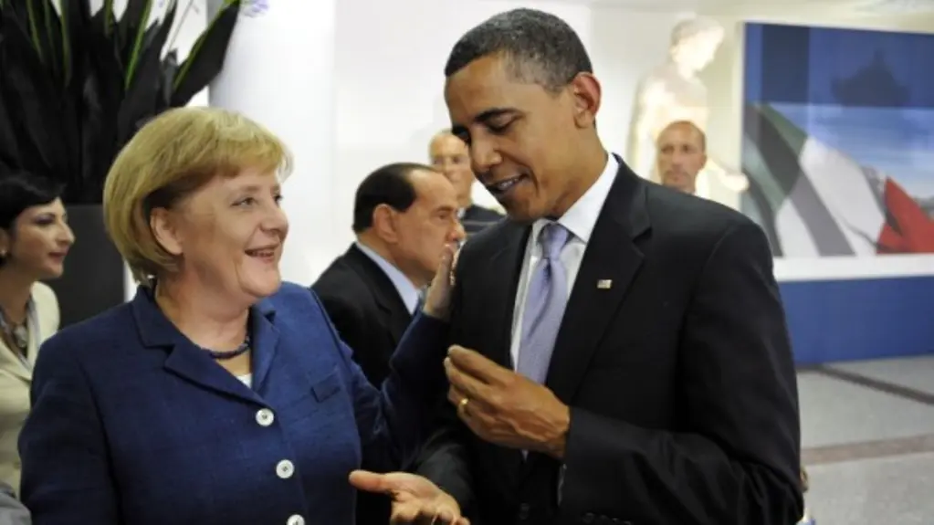 Angela Merkel and Barack Obama deep in discussion