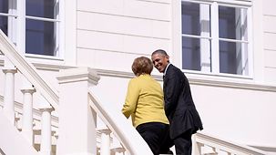 US-Präsident Barack Obama und Bundeskanzlerin Angela Merkel auf der Terrasse von Schloss Herrenhausen